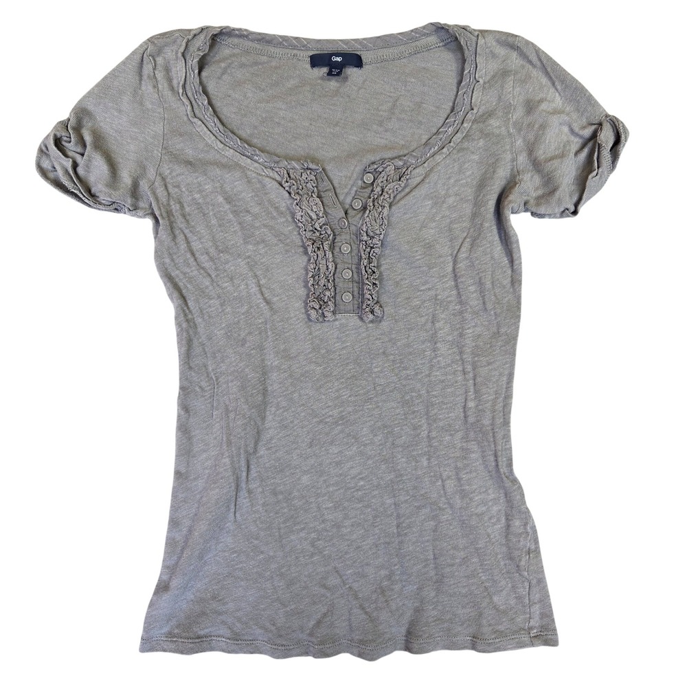 Gap Women XS Gray Ruffle Henley Short Sleeve Cotton Top Taupe Scoop Neck Y2k
